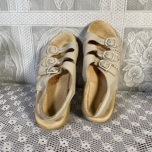 SAS women’s leather sandals